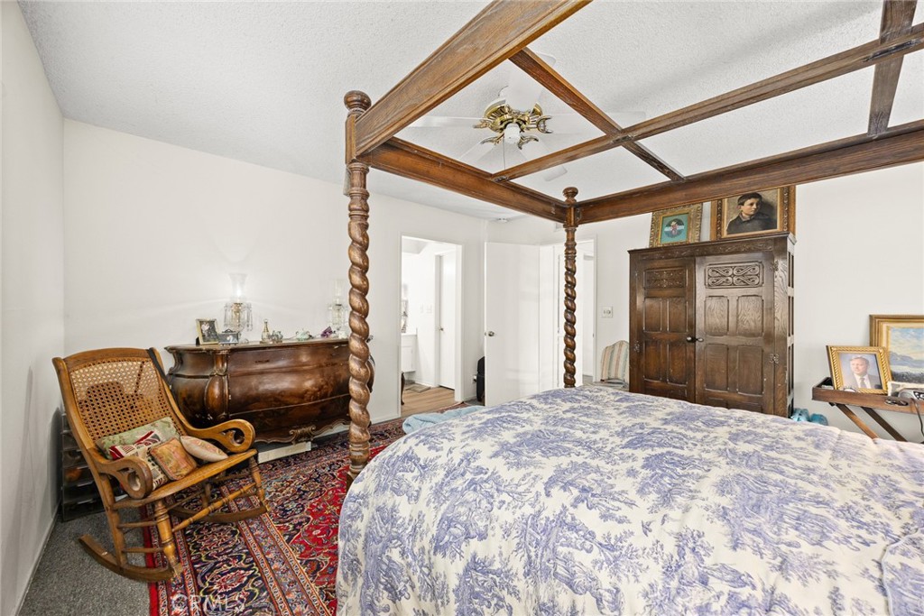 242 N ORANGE GROVE Boulevard