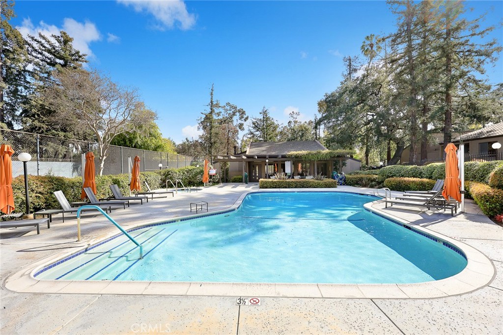 242 N ORANGE GROVE Boulevard