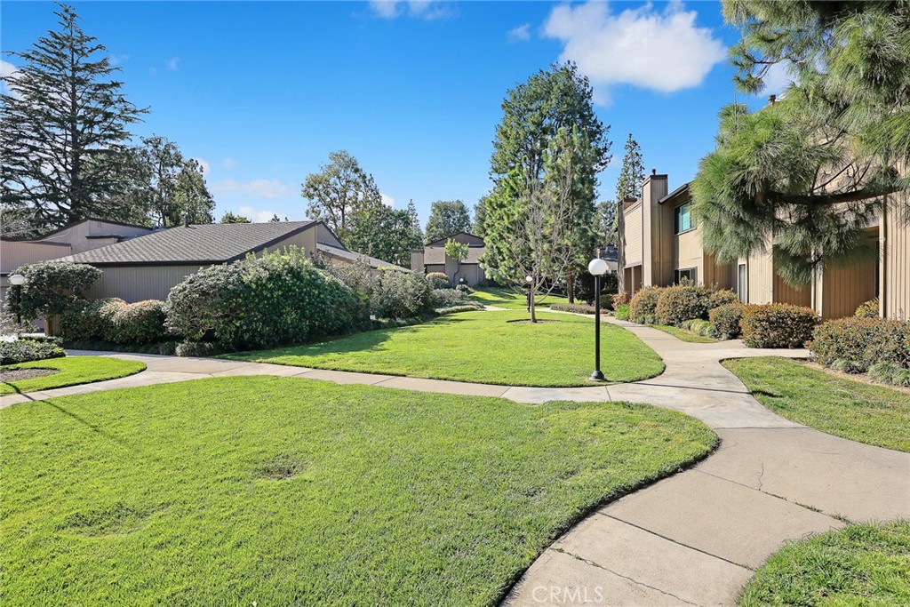242 N ORANGE GROVE Boulevard