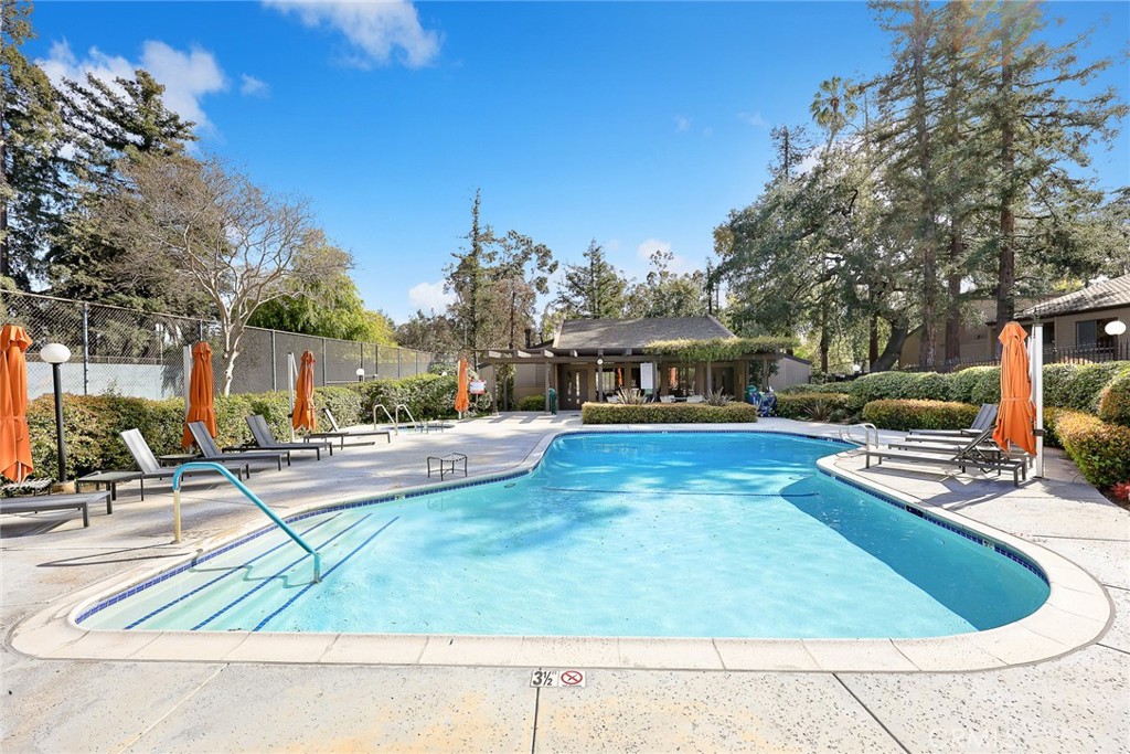 242 N ORANGE GROVE Boulevard