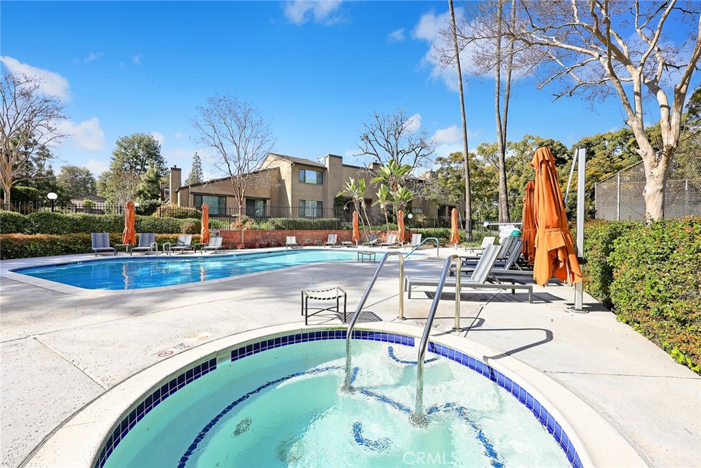 242 N ORANGE GROVE Boulevard