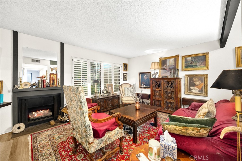 242 N ORANGE GROVE Boulevard