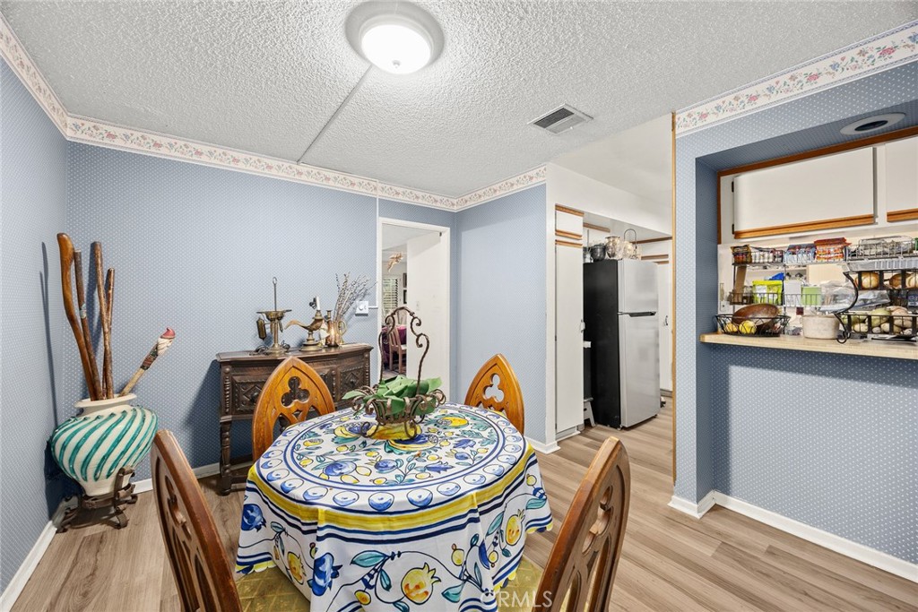 242 N ORANGE GROVE Boulevard