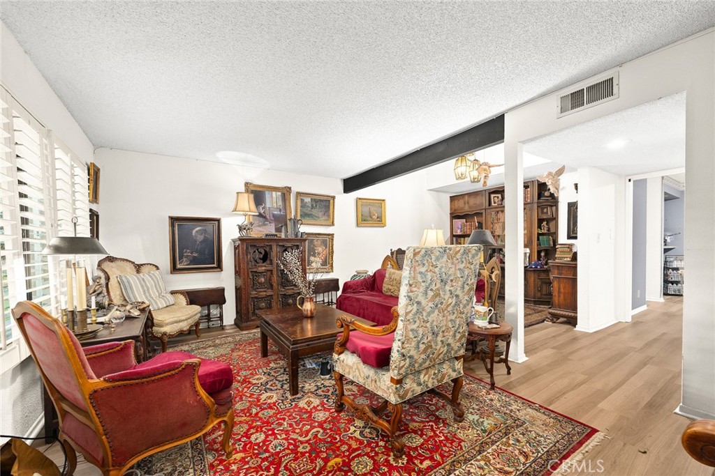 242 N ORANGE GROVE Boulevard