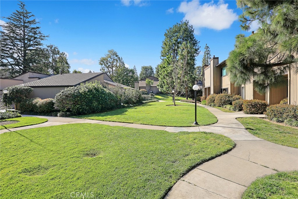 242 N ORANGE GROVE Boulevard