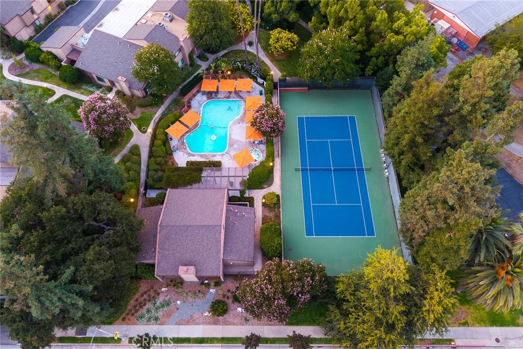 242 N ORANGE GROVE Boulevard