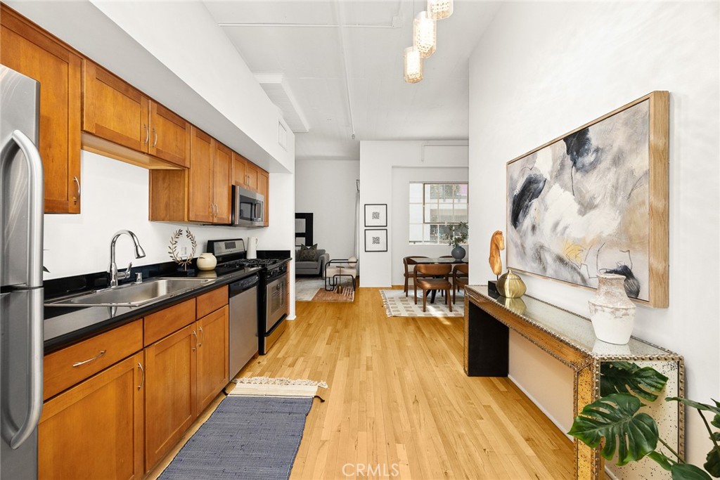 420 S SAN PEDRO Street 427