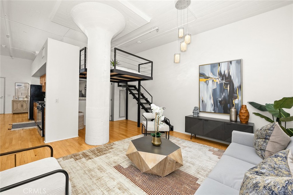 420 S SAN PEDRO Street 427