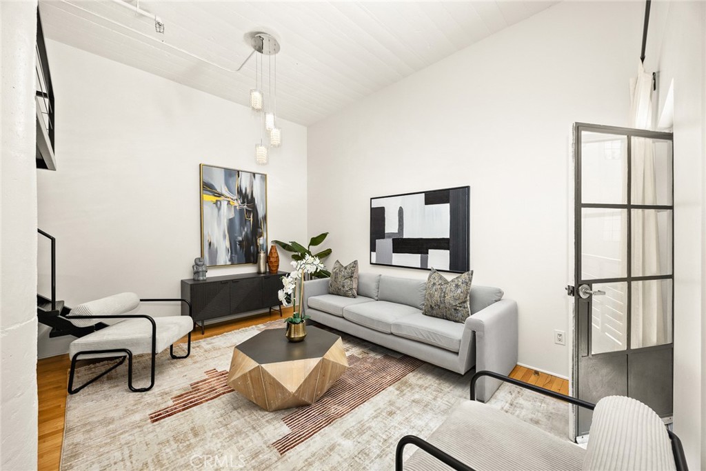 420 S SAN PEDRO Street 427