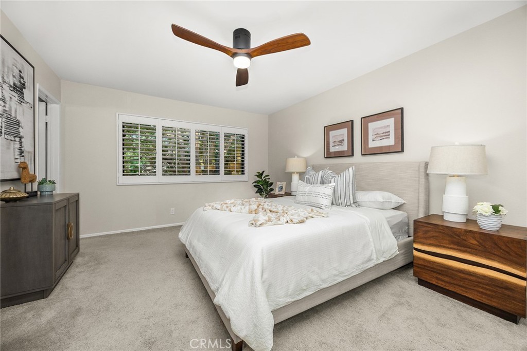 495 W WALNUT Street