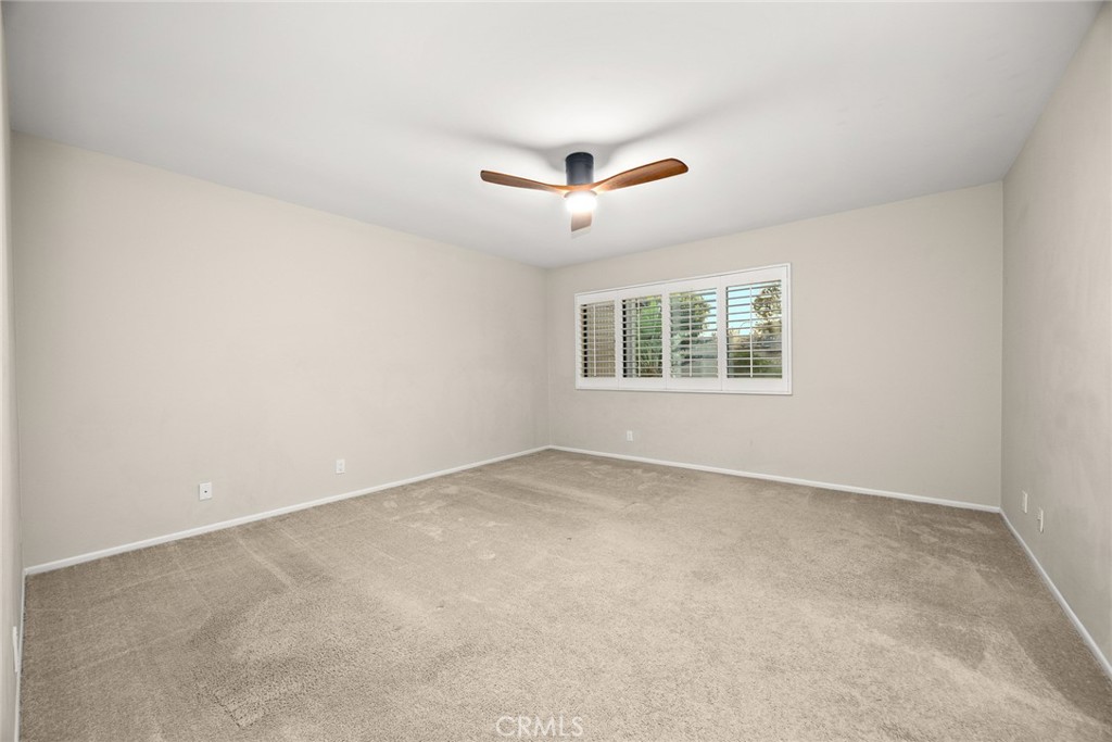 495 W WALNUT Street