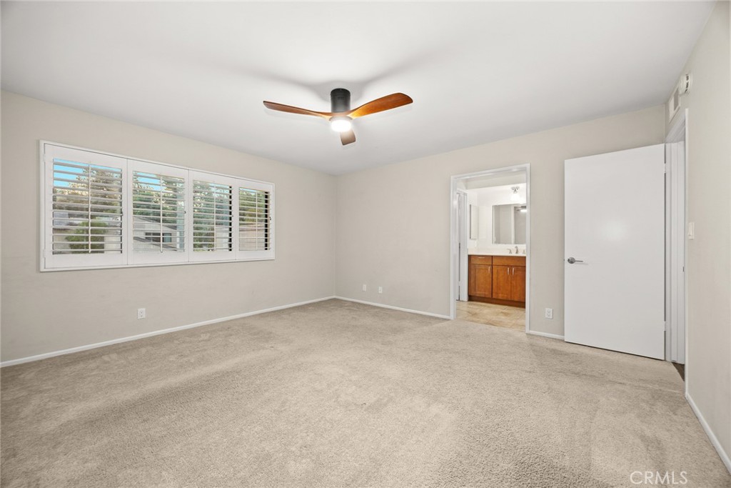 495 W WALNUT Street