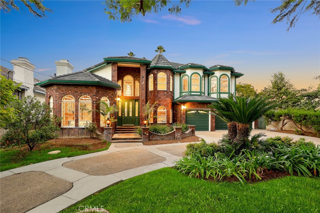 151 E LONGDEN Avenue E