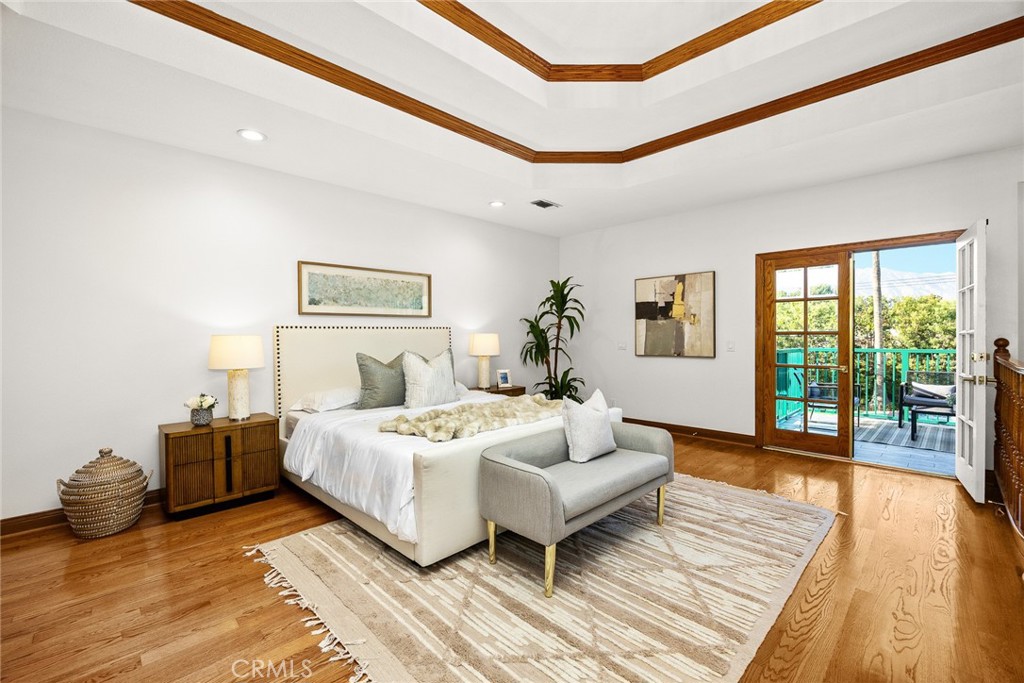 151 E LONGDEN Avenue E