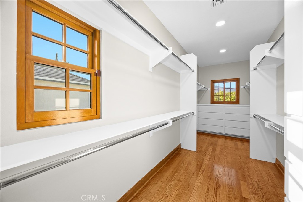 151 E LONGDEN Avenue E