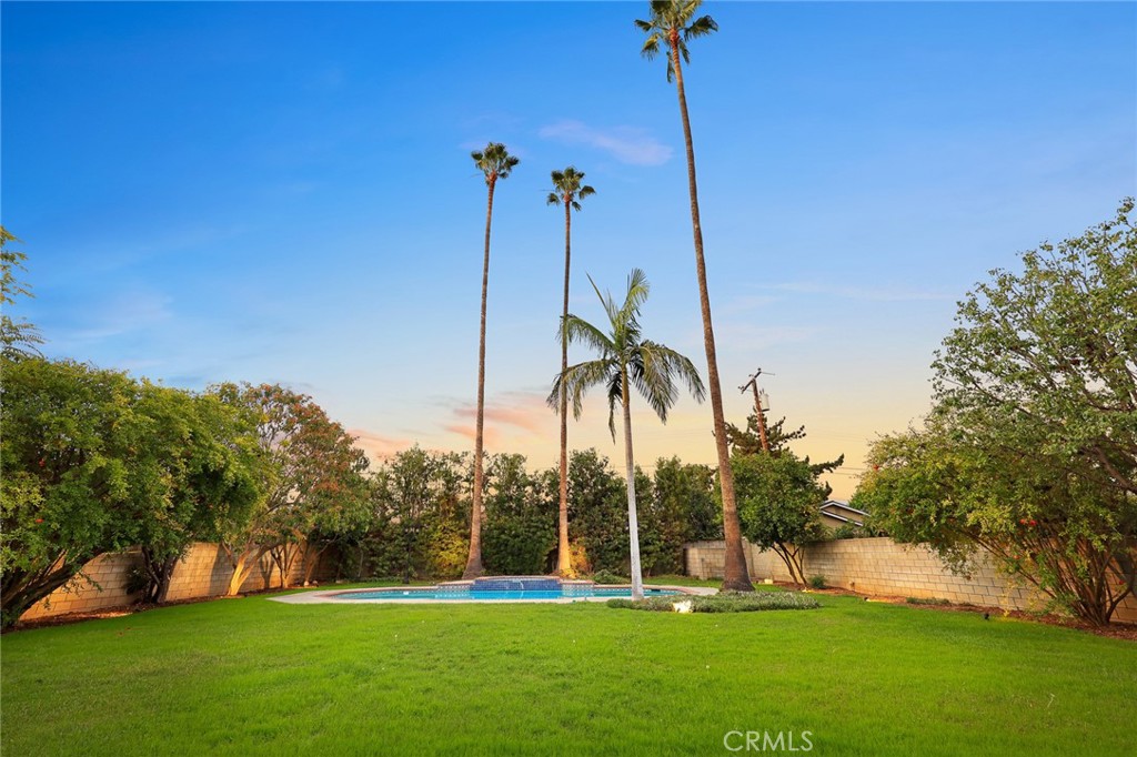 151 E LONGDEN Avenue E