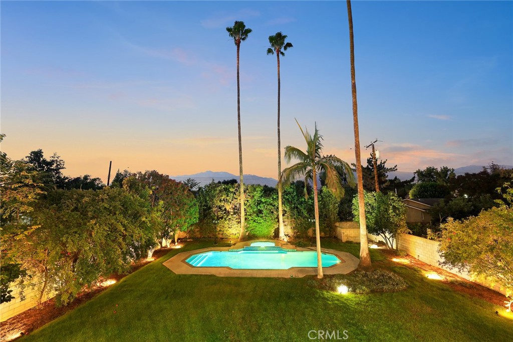 151 E LONGDEN Avenue E