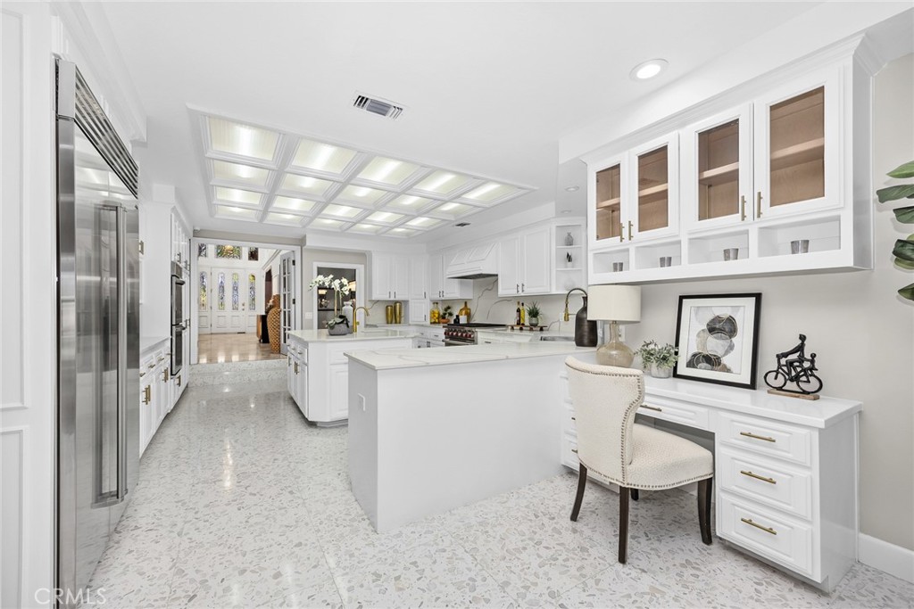 151 E LONGDEN Avenue E