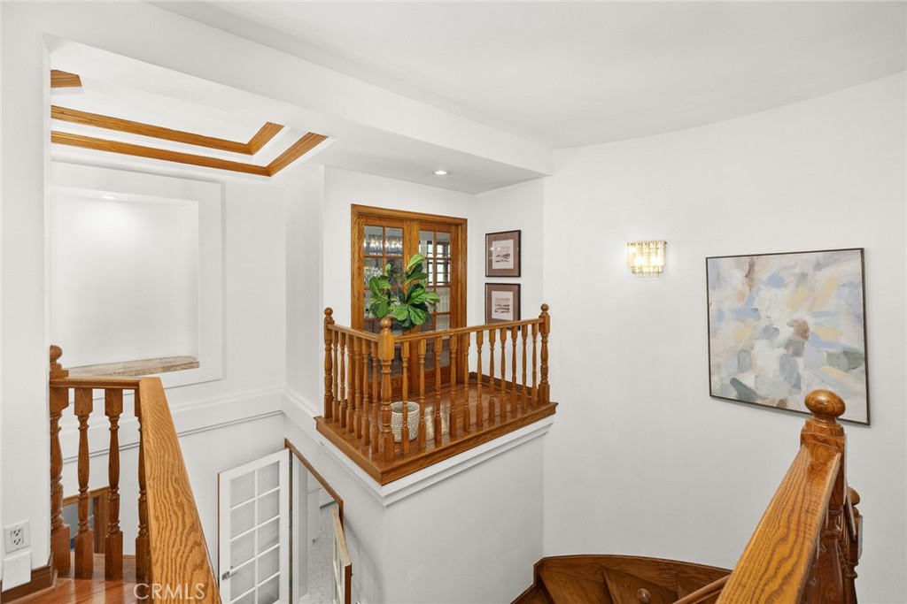 151 E LONGDEN Avenue E