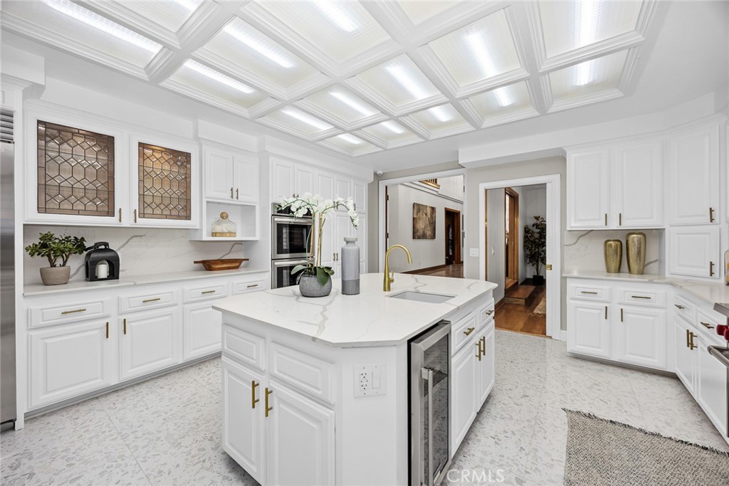 151 E LONGDEN Avenue E