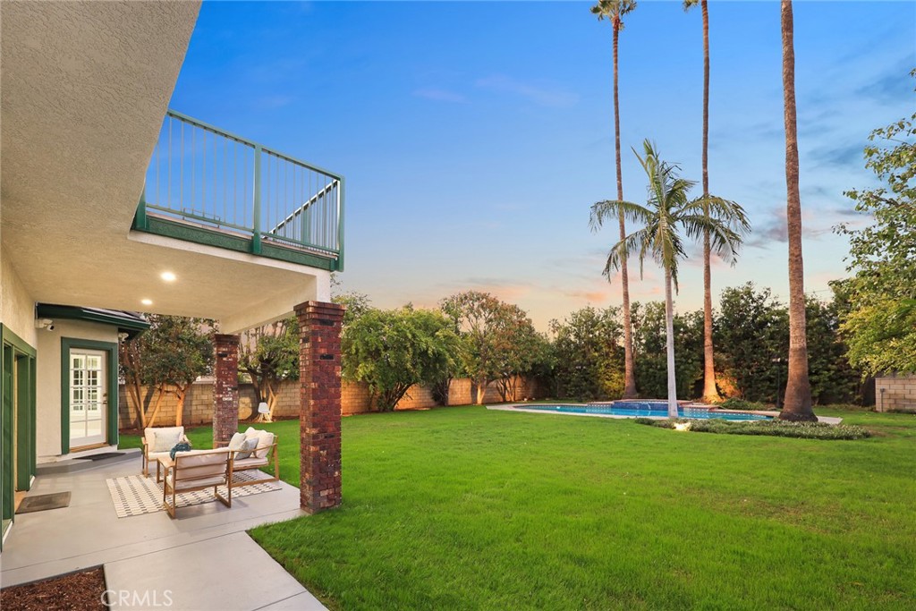 151 E LONGDEN Avenue E