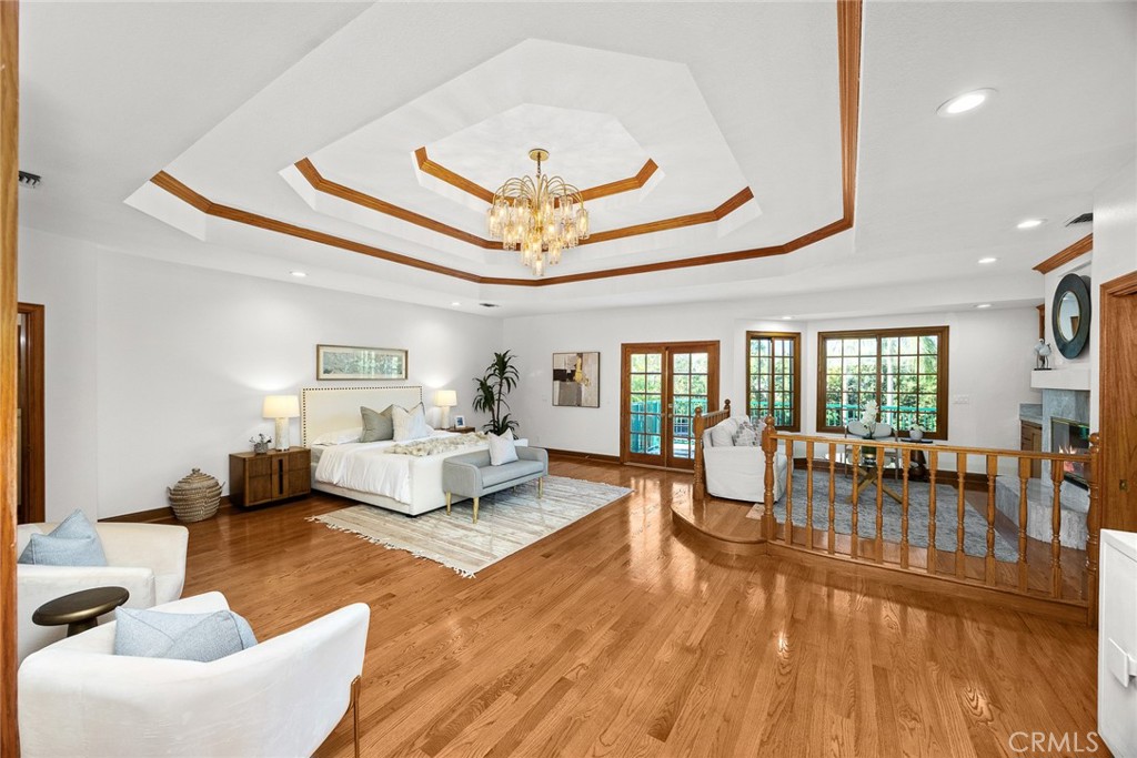 151 E LONGDEN Avenue E