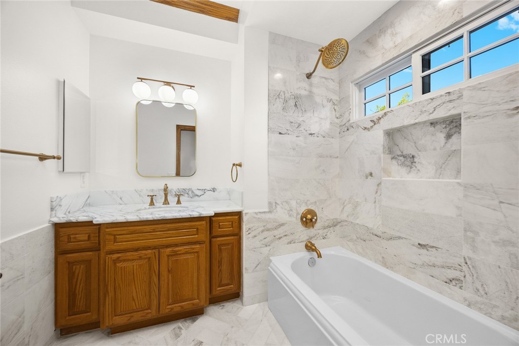 151 E LONGDEN Avenue E