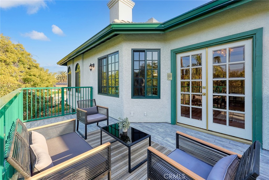 151 E LONGDEN Avenue E