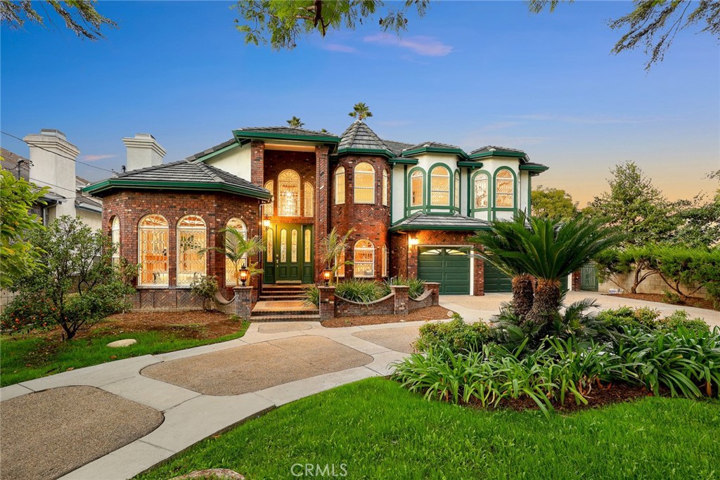 151 E LONGDEN Avenue E