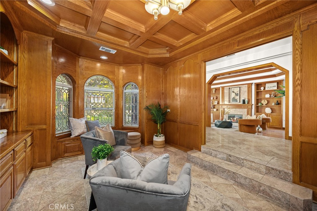 151 E LONGDEN Avenue E