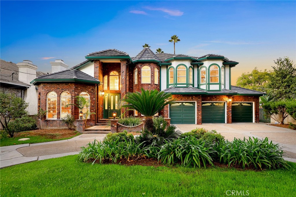 151 E LONGDEN Avenue E