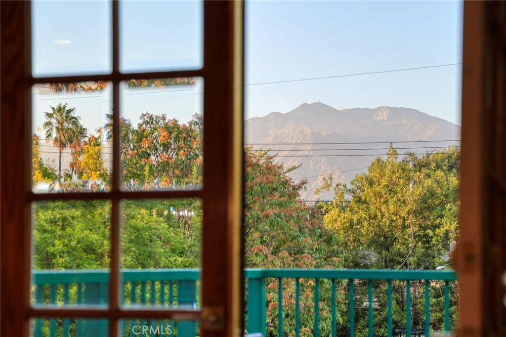 151 E LONGDEN Avenue E