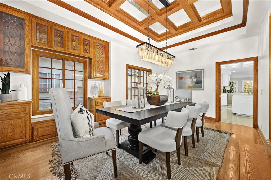 151 E LONGDEN Avenue E