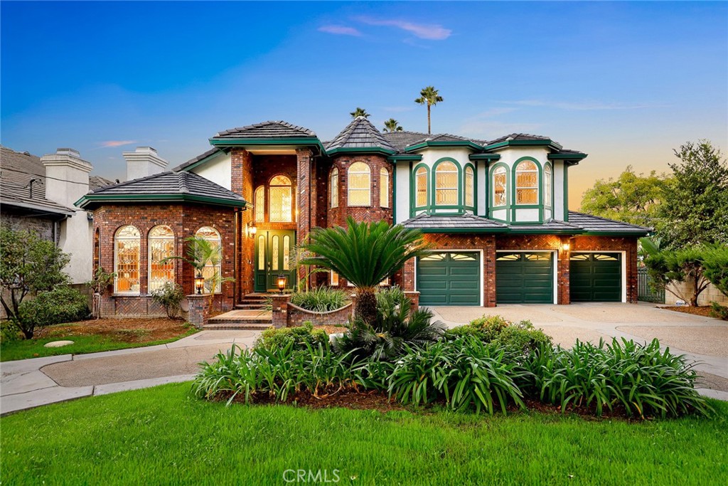 151 E LONGDEN Avenue E