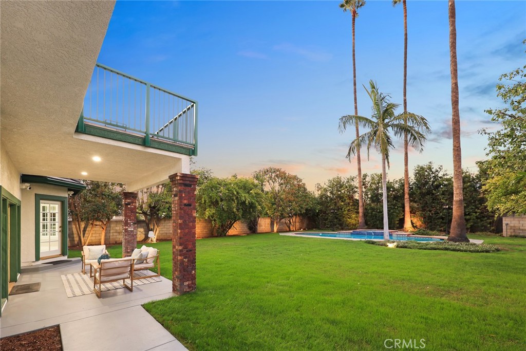 151 E LONGDEN Avenue E