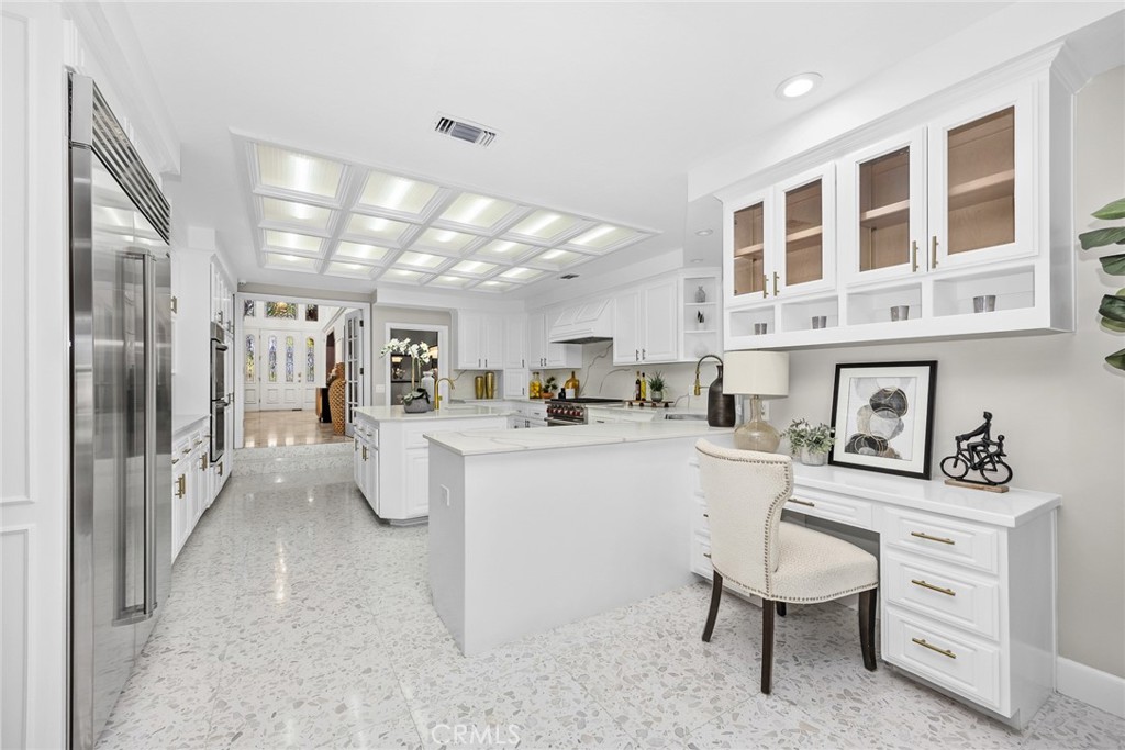 151 E LONGDEN Avenue E