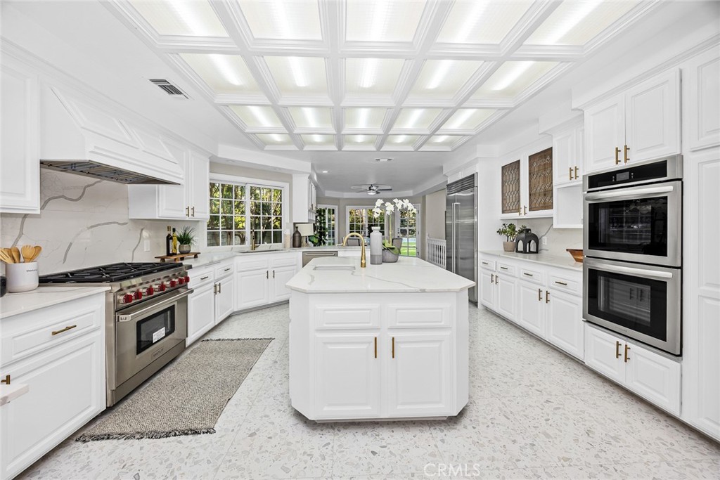 151 E LONGDEN Avenue E