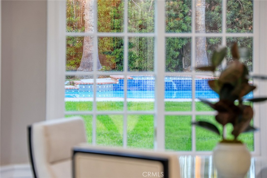 151 E LONGDEN Avenue E