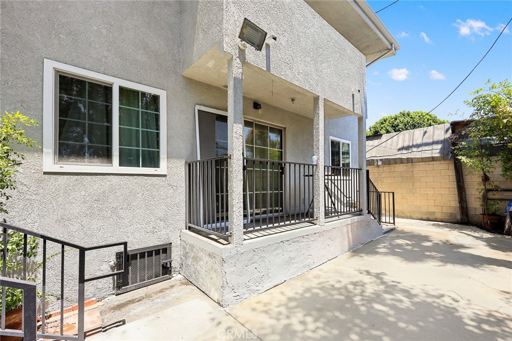 2104 MOZART Street