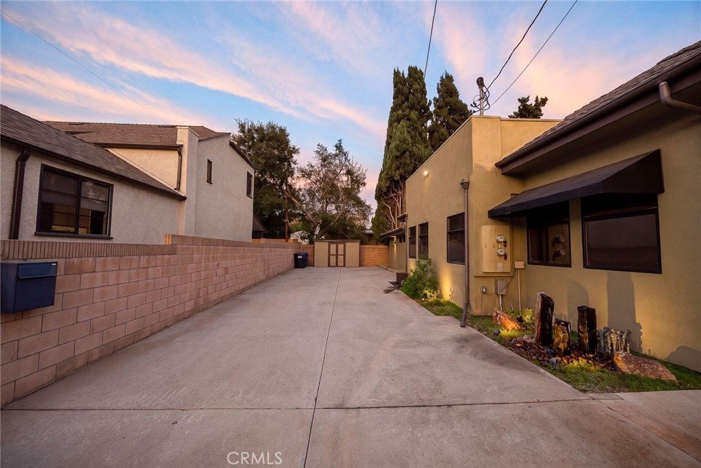 303 E FOOTHILL Boulevard