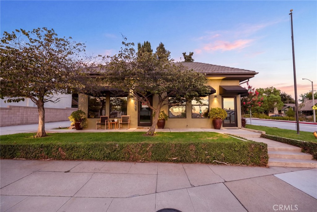 303 E FOOTHILL Boulevard