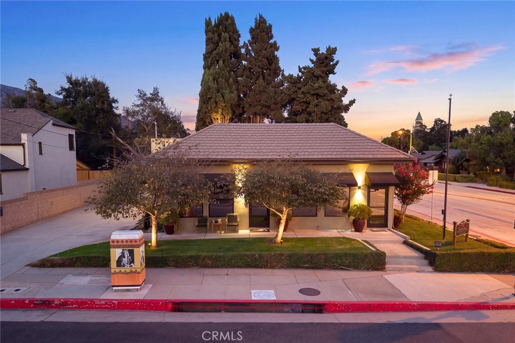 303 E FOOTHILL Boulevard