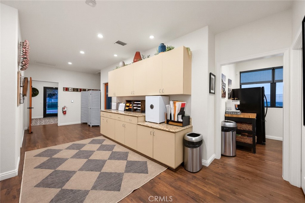 303 E FOOTHILL Boulevard