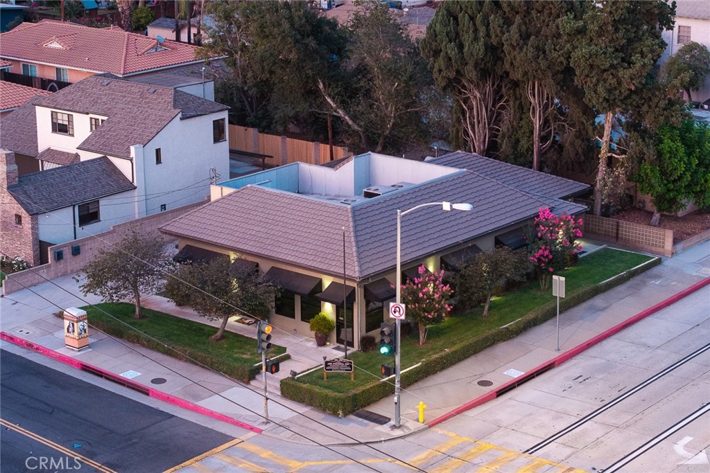 303 E FOOTHILL Boulevard