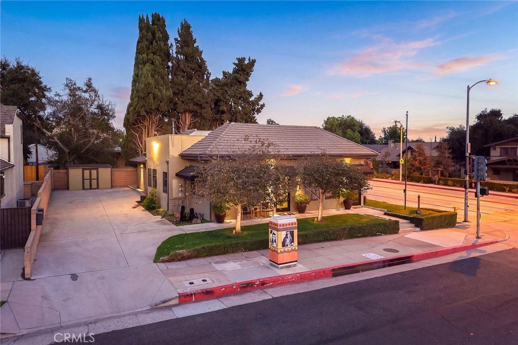 303 E FOOTHILL Boulevard