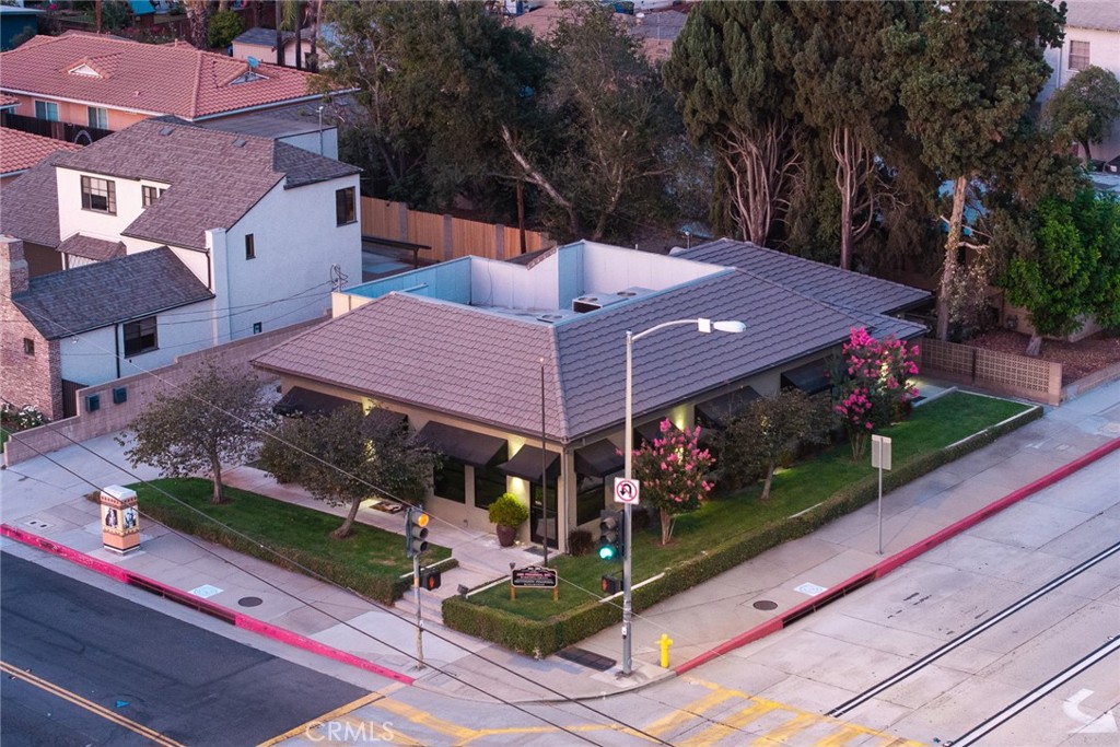 303 E FOOTHILL Boulevard