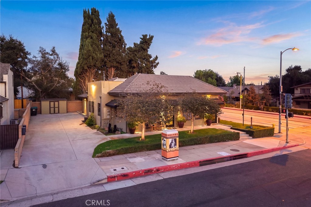 303 E FOOTHILL Boulevard