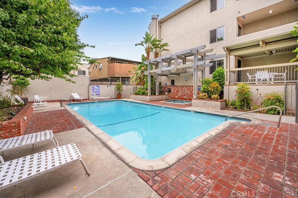 330 S Mentor Avenue 202