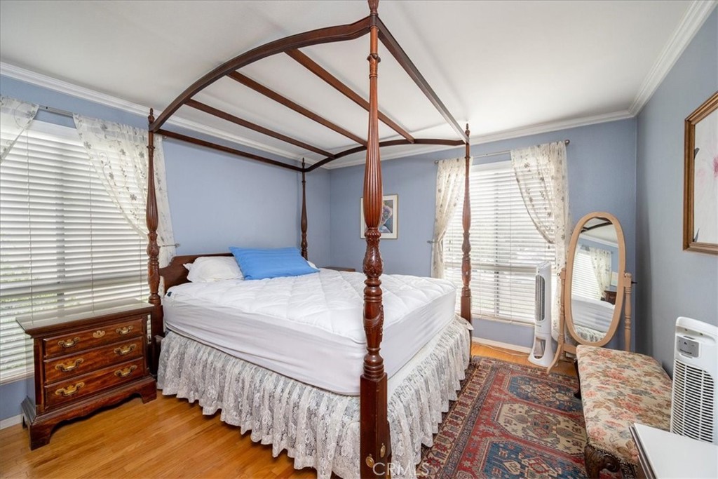 330 S Mentor Avenue 202