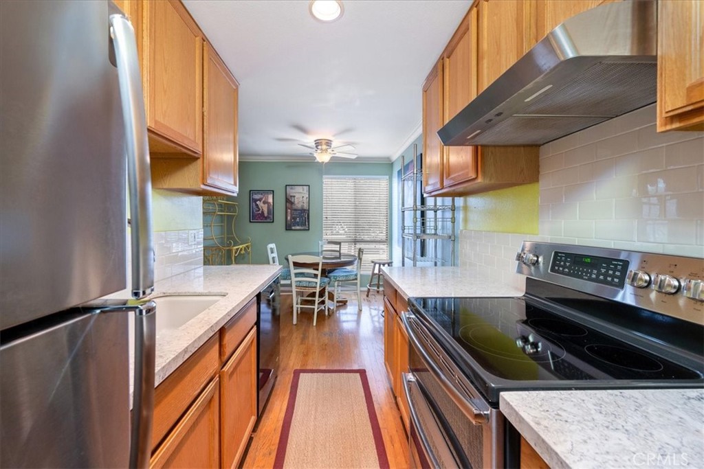 330 S Mentor Avenue 202